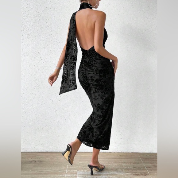 Black dress size small. - Picture 2 of 3